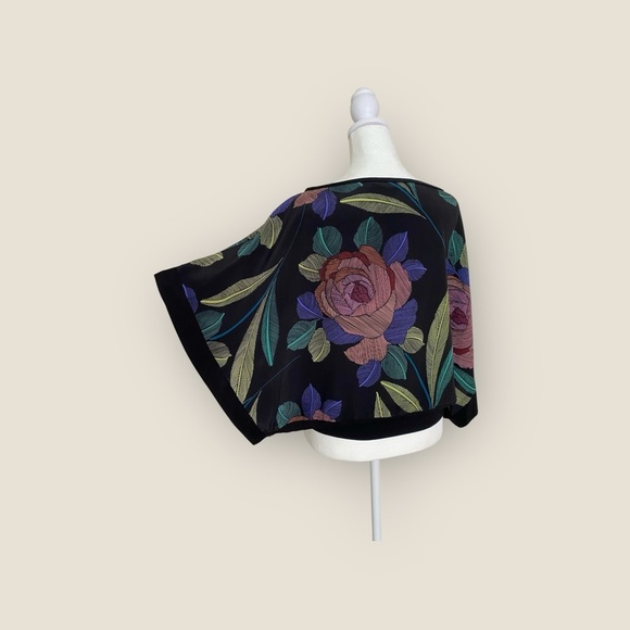 Trina Turk Kimono Floral Silk Blouse Small - Picture 8 of 10